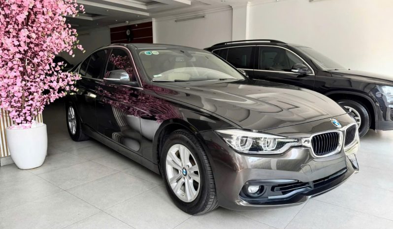 BMW 320i 2016 full