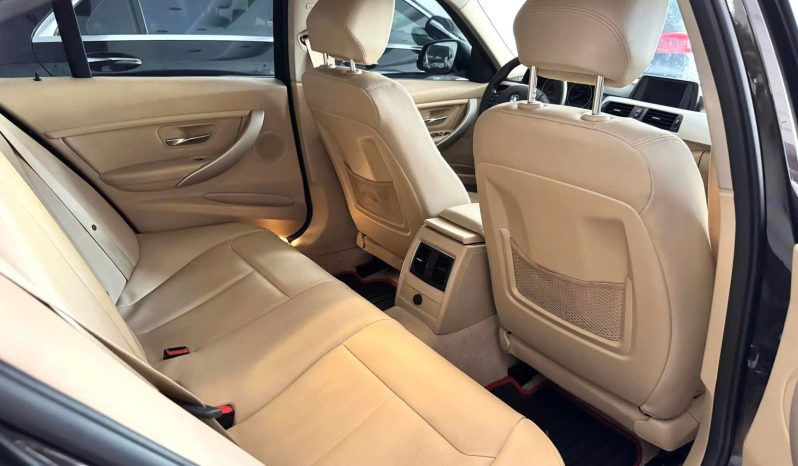 BMW 320i 2016 full