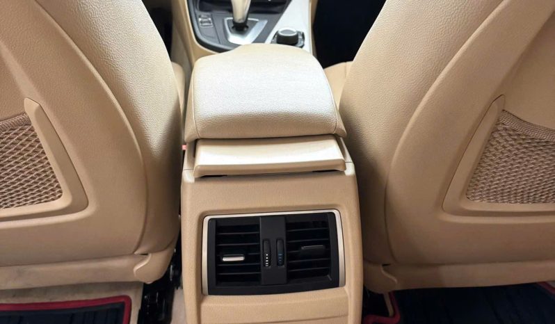 BMW 320i 2016 full