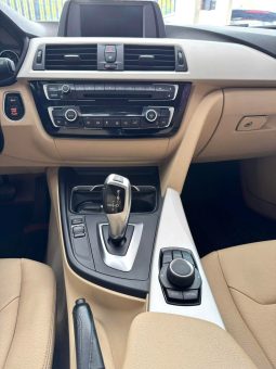 BMW 320i 2016 full