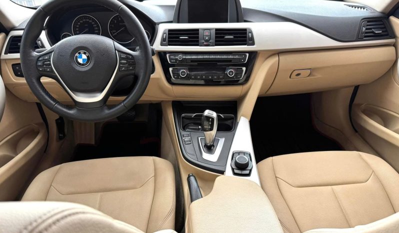 BMW 320i 2016 full