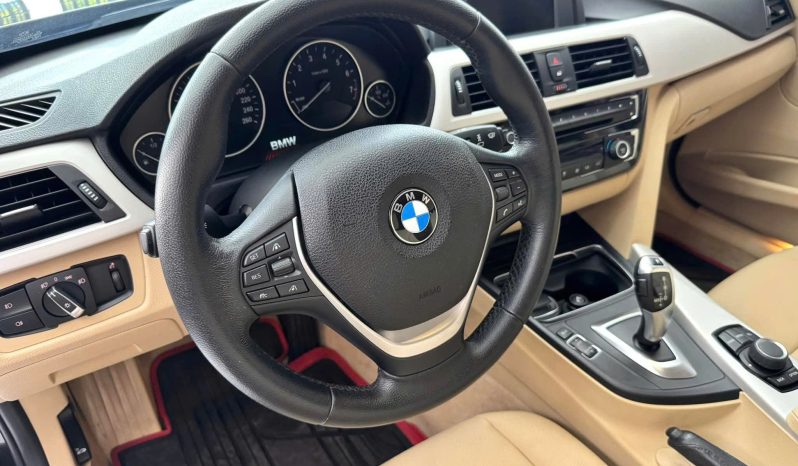 BMW 320i 2016 full