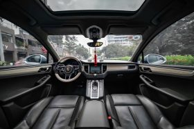 PORSCHE MACAN Model 2016