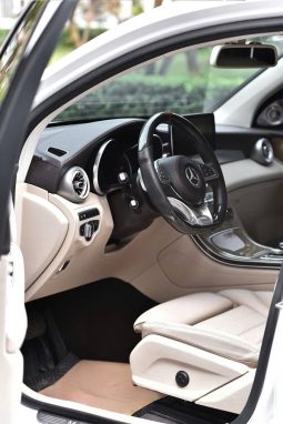 Mercedes-Benz GLC300 Coupe full
