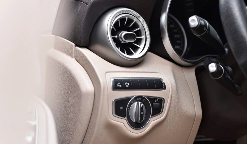 Mercedes-Benz GLC300 Coupe full