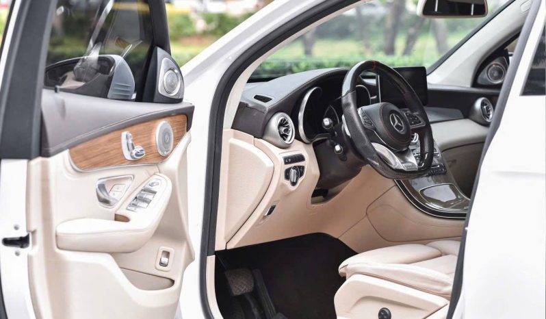 Mercedes-Benz GLC300 Coupe full