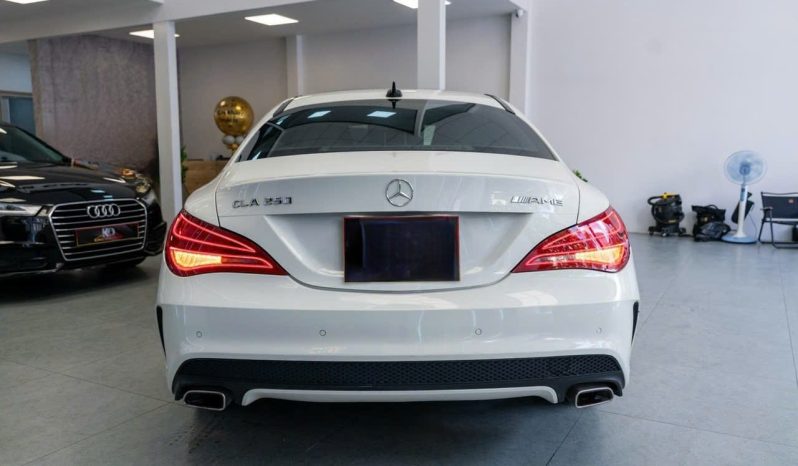 Mercedes-Benz CLA250 4Matic 2015 full