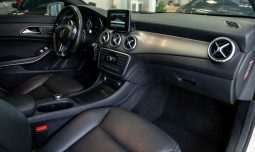 Mercedes-Benz CLA250 4Matic 2015 full
