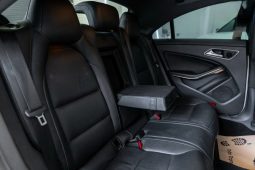 Mercedes-Benz CLA250 4Matic 2015 full