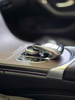 Mercedes-Benz C200  Exclusive Model  2022 full