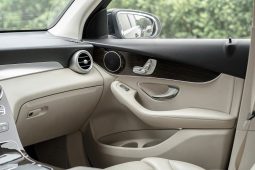 Mercedes-Benz GLC200 2020 full