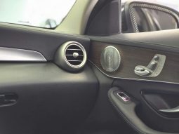 Mercedes-Benz C200  Exclusive Model  2022 full