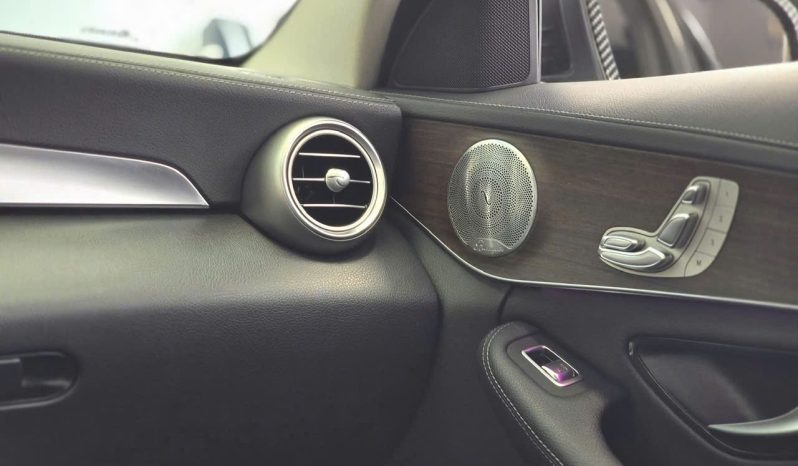 Mercedes-Benz C200  Exclusive Model  2022 full