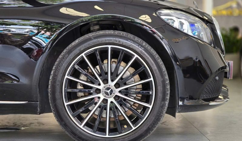 Mercedes-Benz C200  Exclusive Model  2022 full