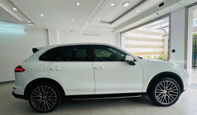 Porsche Cayenne 2015 full