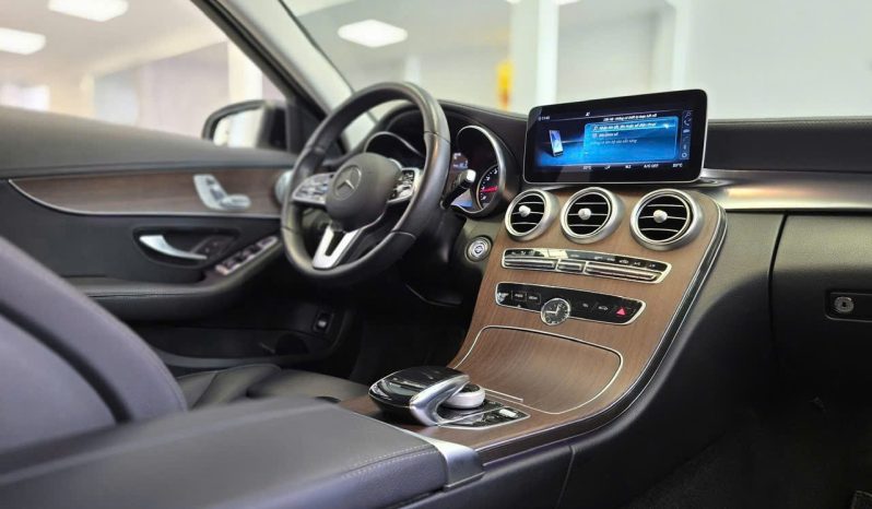 Mercedes-Benz C200  Exclusive Model  2022 full