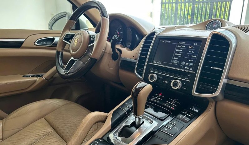 Porsche Cayenne 2015 full
