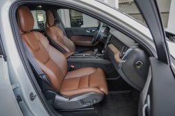 Volvo XC60 T6 2021 full