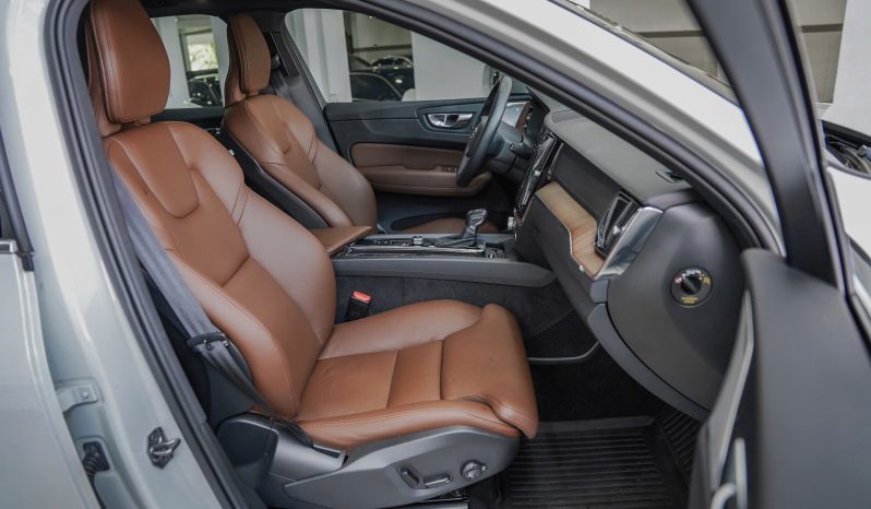 Volvo XC60 T6 2021 full