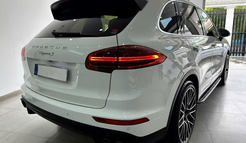 Porsche Cayenne 2015 full