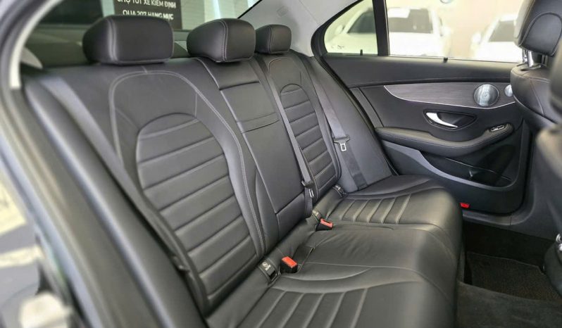 Mercedes-Benz C200  Exclusive Model  2022 full