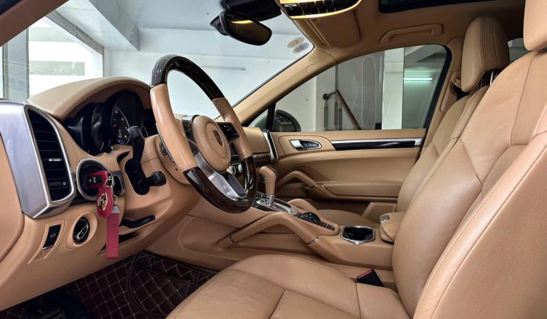 Porsche Cayenne 2015 full