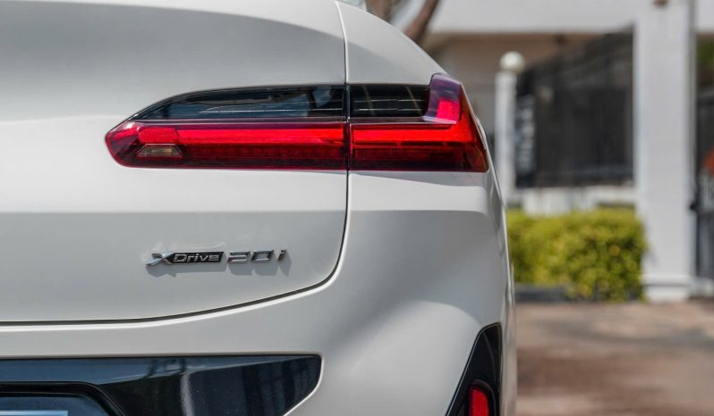 BMW X4 xDrive20i 2023 full