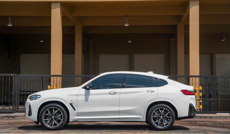 BMW X4 xDrive20i 2023 full