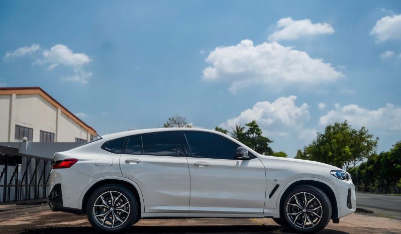 BMW X4 xDrive20i 2023 full