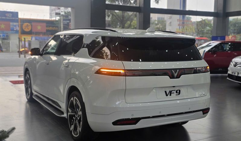 VinFast VF9 full