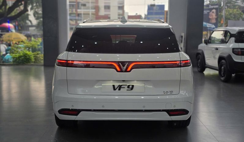 VinFast VF9 full